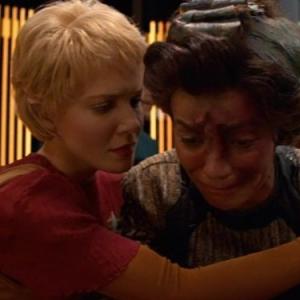 Still of Jennifer Lien and Galyn Görg in Star Trek: Voyager (1995)