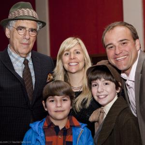 Justin with Elliott Gould David DeLuise Elijah Nelson and Director Sue Corcoran on the set of Switchmas
