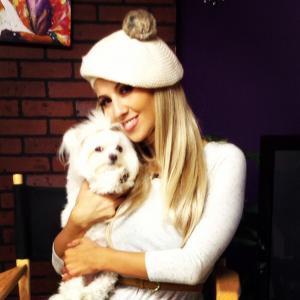 Hollywood Life with Leila next Kitty -Kitty cute Doge tv show Monday to Friday 6pm to 7pm for channel Tvc or www.tvcmaslatino.com