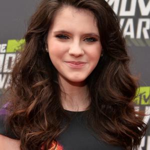 Kara Hayward at event of 2013 MTV Movie Awards 2013