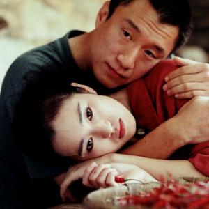Still of Li Gong and Honglei Sun in Zhou Yu de huo che 2002