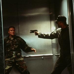 Still of Jon Voight and Keenen Ivory Wayans in Most Wanted 1997