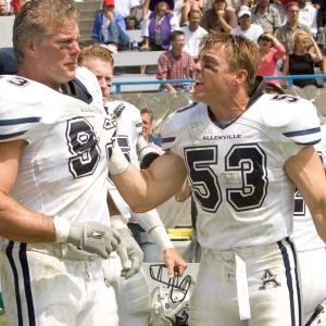 Still of Kevin Nash and Bill Romanowski in The Longest Yard (2005)