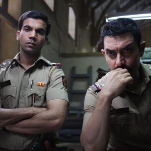 Still of Aamir Khan and Rajkummar Rao in Talaash (2012)