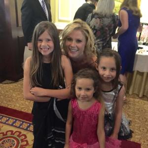 Sofie with Julie Bowen from Modern Family, her sister Shea and her friend Avery.