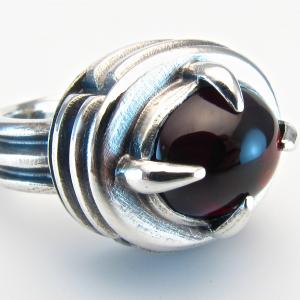 Heidi Metal Design Ring worn by Lily in Men In Black 3