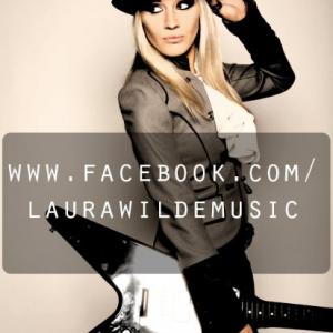 Laura Wilde For You music video photo shoot