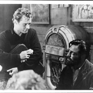 Still of Julian Burton and Dick Miller in A Bucket of Blood (1959)
