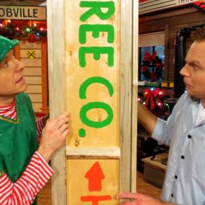 Episode 0128 Choo Choo Bobs Christmas Adventure Elf Rich brings over a giant Christmas tree kit to the Bobville Clubhouse Choo Choo Bob is there to help