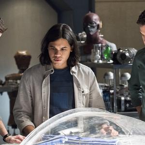 Still of Robbie Amell Grant Gustin and Carlos Valdes in The Flash 2014