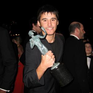 Producer Josh Wood poses with Meryl Streep's SAG Award at the 15th Annual Screen Actors Guild Awards at the Shrine Auditorium on January 25, 2009 in Los Angeles, California.