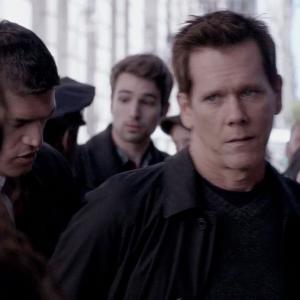 Edgar Ribon and Kevin Bacon in The Following