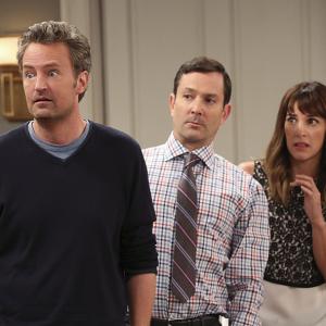 Still of Matthew Perry, Lindsay Sloane and Thomas Lennon in The Odd Couple (2015)