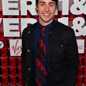 StyleBistro - Actor Paris Dylan proved that ties don't have to be boring with this blue and red paisley print tie while attending '21 and Over' premiere at Westwood Village Theatre (Photo by Frazer Harrison/Getty Images for Relativity Media)