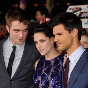 Kristen Stewart, Taylor Lautner and Robert Pattinson at event of Brekstanti ausra. 1 dalis (2011)