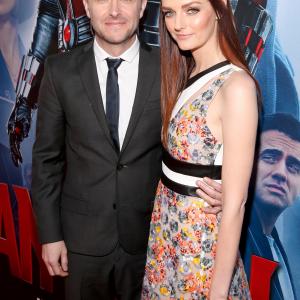 Chris Hardwick and Lydia Hearst at event of Skruzdeliukas 2015