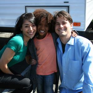 Amiee Garcia, Angelina Sinclair & Jason Ritter on the set of County