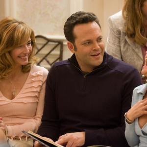 Still of Vince Vaughn, Mary Steenburgen and Kristin Chenoweth in Four Christmases (2008)