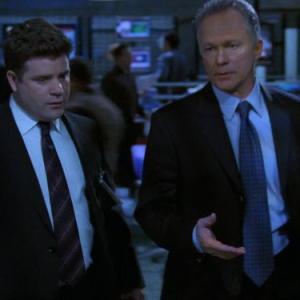 Still of Sean Astin and James Morrison in 24 (2001)