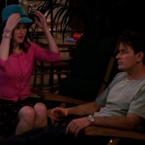 Still of Charlie Sheen and Melanie Lynskey in Two and a Half Men (2003)