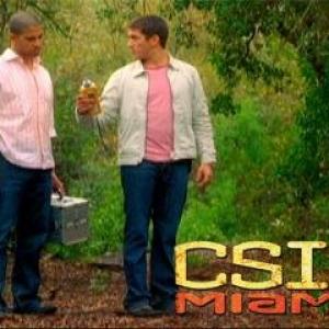 Still of Adam Rodriguez and Jonathan Togo in CSI Majamis (2002)