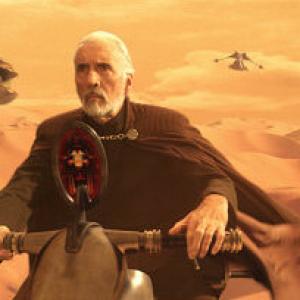 70714 Count Dooku (actor Christopher Lee) flies across the Geonosis terrain to escape the pursuing Jedi and their troops.