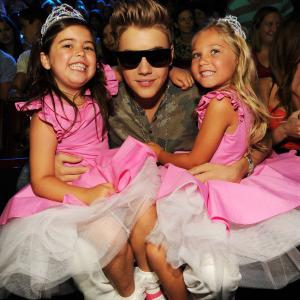 Justin Bieber Sophia Grace Brownlee and Rosie McClelland at event of Teen Choice Awards 2012 2012
