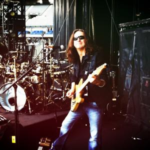 Dave sound-checking with 'Rose', on tour with Roger Waters