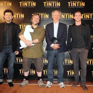 Steven Spielberg, Peter Jackson, Jamie Bell and Andy Serkis at event of Tintino nuotykiai. Vienaragio paslaptis (2011)