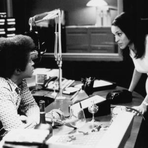 Still of Tim Meadows and Karyn Parsons in The Ladies Man 2000