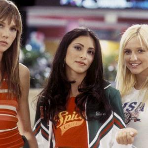 Jessica's antagonist, Bianca (Maria Elena Laas, center) looks to sitr up trouble, aided by Sasha (Melissa Lawner, left) and Monique (Ashlee Simpson, right).