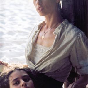 Still of Elena Soarez and Fernanda Torres in Casa de Areia 2005