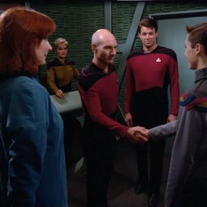 Still of Denise Crosby, Jonathan Frakes, Gates McFadden, Wil Wheaton and Patrick Stewart in Star Trek: The Next Generation (1987)