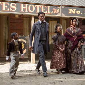 Still of Chiwetel Ejiofor and Quvenzhan Wallis in 12 vergoves metu 2013