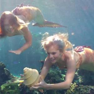 Still of Ivy Latimer and Amy Ruffle in Mako Mermaids (2013)