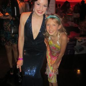 Hazel and Shelley Regner (Pitch Perfect) after performing together in 