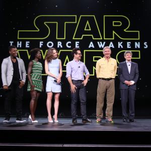 Harrison Ford, J.J. Abrams, Alan Horn, Oscar Isaac, Lupita Nyong'o, Robert A. Iger, John Boyega and Daisy Ridley at event of Zvaigzdziu karai: galia nubunda (2015)