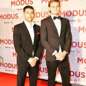 Simon Settergren left and Christoffer Jarestl right at the gala premiere of Modus