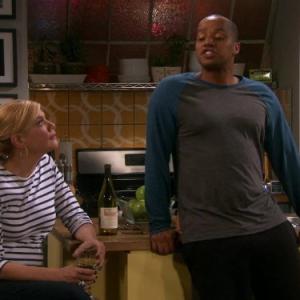 Still of Kristen Johnston and Donald Faison in The Exes 2011
