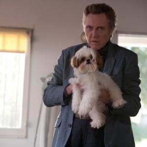 Still of Christopher Walken and Bonny in Septyni psichopatai (2012)