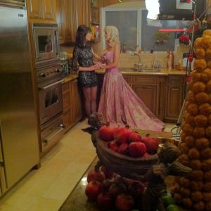 Pickles consoles her sisterinlaw Raven on the set of Whats In The Oven?