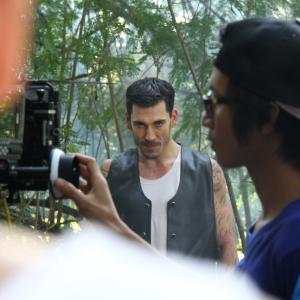 Manel Soler on the set of Too young