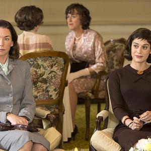 Still of Lizzy Caplan and Julianne Nicholson in Masters of Sex (2013)