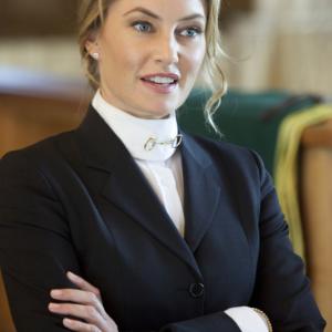 Still of Mdchen Amick in Beauty and the Beast 2012