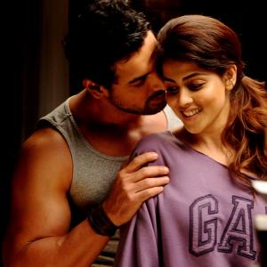 Still of John Abraham and Genelia D'Souza from FORCE