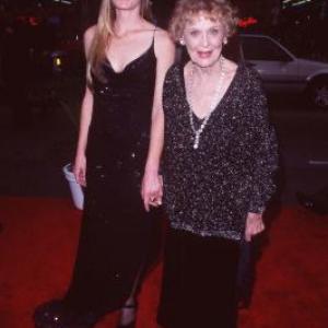Suzy Amis and Gloria Stuart at event of Titanikas 1997