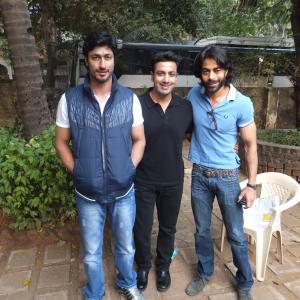Prashant Nair with co stars Vidhyut Jamwal and Asif Md on the sets of Thuppaki Tamil Movie