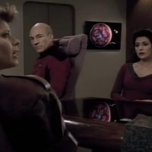 Still of Marina Sirtis, Patrick Stewart and Beth Toussaint in Star Trek: The Next Generation (1987)