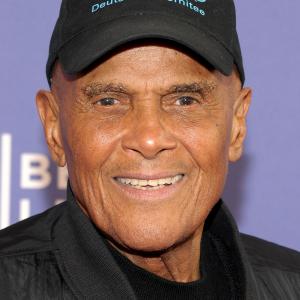 Harry Belafonte at event of The Battle of Amfar 2013