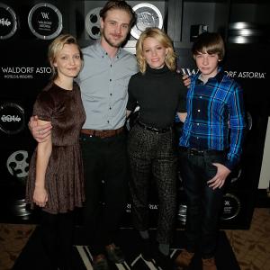 Elizabeth Banks, Boyd Holbrook and Jacob Lofland at event of Little Accidents (2014)